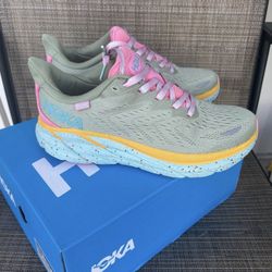 HOKA Clifton 8 Shoe Size 8.5 B