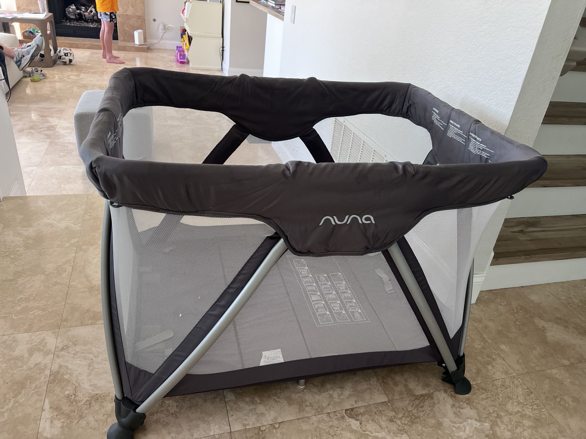 Nuna Sena Aire Travel Cot