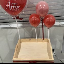 Breakfast tray With Personalized balloons