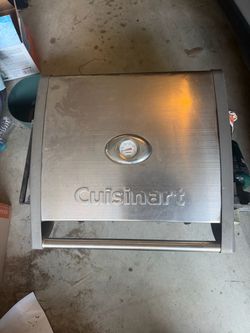 Portable camp / backyard grill with side plates