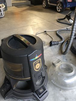 Vacuum and shampoo carpet cleaning rainbow good condition