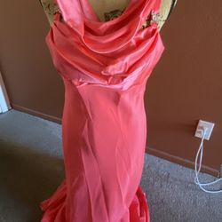 Long Coral Formal Dress; size Large