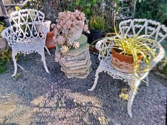 Set of 2 iron chairs vintage