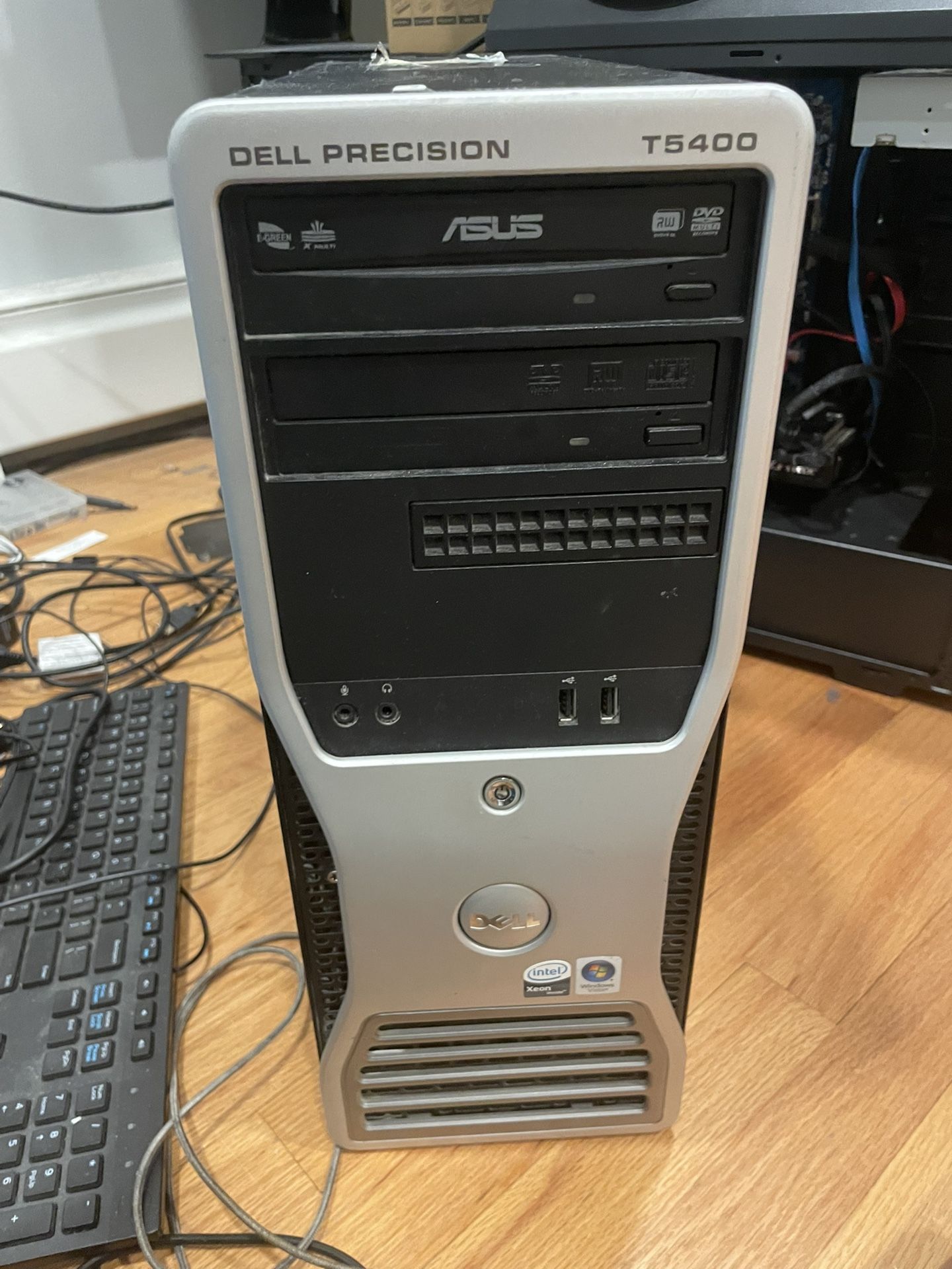 Dell Precision T5400 Desktop Computer