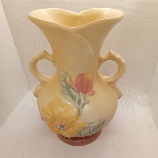 VTG Original Hull Pottery Matte Magnolia 6" Double Handle Vase 15-C Pastel Yello