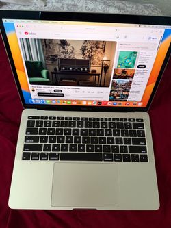 MacBook Pro 13” clean