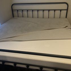 King Size Bed With Mattresses 