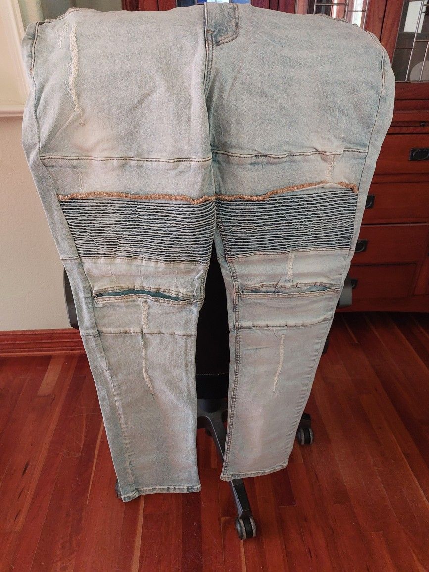 KDNK Brand New With Tags