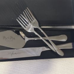 Elegant Wedding Cake Cutting And Serving Set