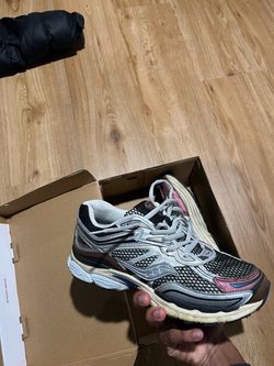Saucony size 7 men