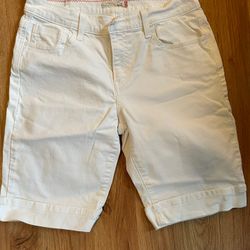 Levi’s Women’s White Denim Shorts Like New