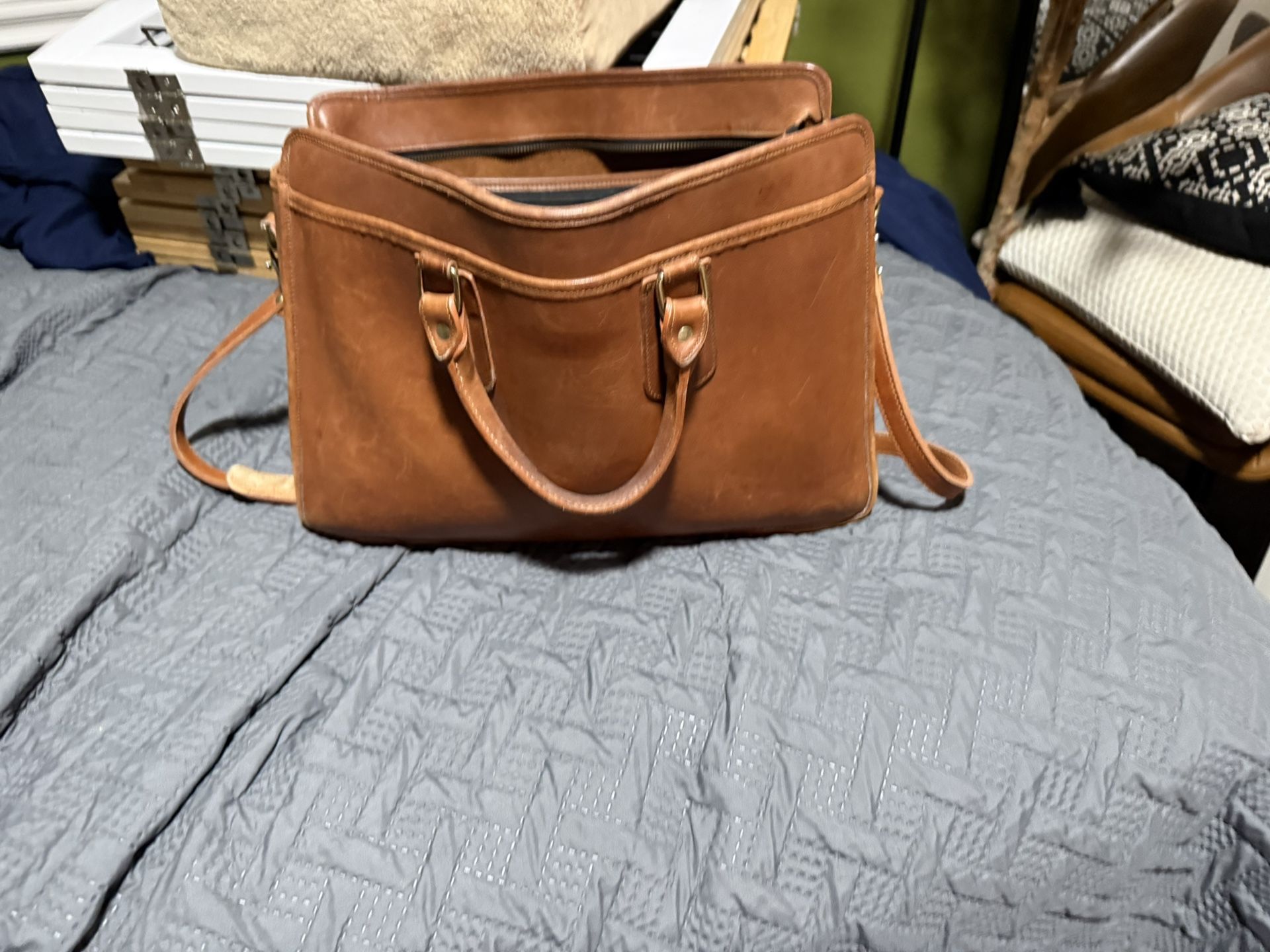 Unisex, leather laptop bag