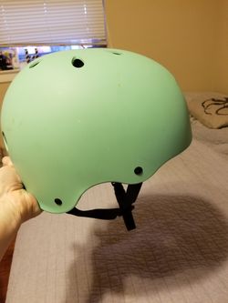 Women's cycle helmet seafoam green