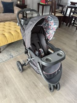 Baby Stroller With Matching Car Seat And Base !!!!