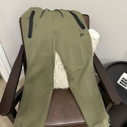 Small Men Tech Fleece Straight Leg Pant