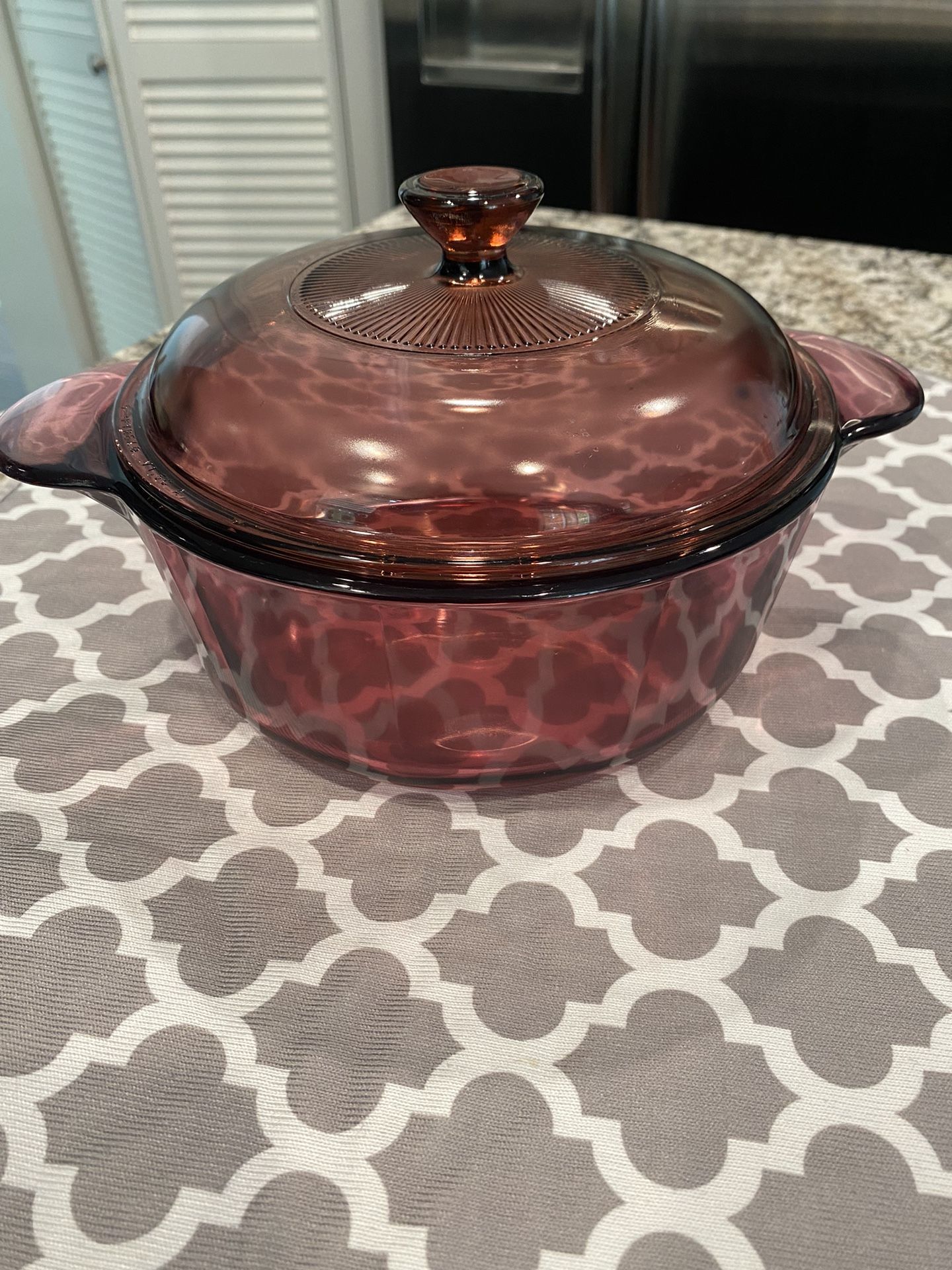 CORNING PYREX VISION CRANBERRY 1.5 QT COVERED CASSEROLE DISH