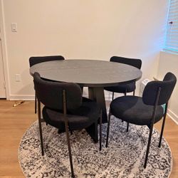 Round Dinning Table 