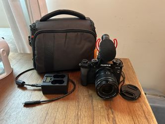 Fujifilm XT-4 Camera Bundle