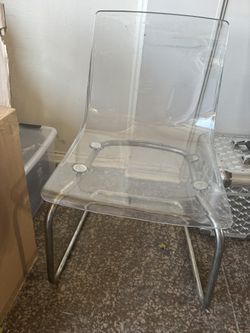 Clear Plastic Chairs