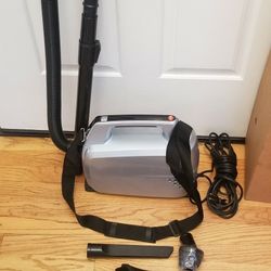 NEW cond  HAND  VACUUM WITH AMAZING POWER SUCTION. , WORKS  EXCELLENT   , IN THE BOX 