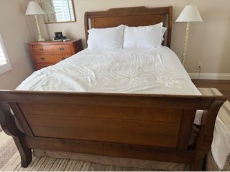 Sleigh Bed - Queen