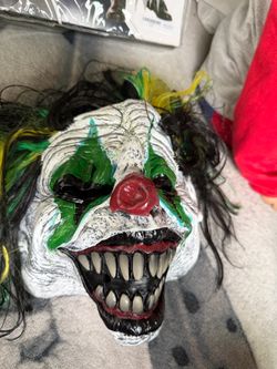 Clown mask
