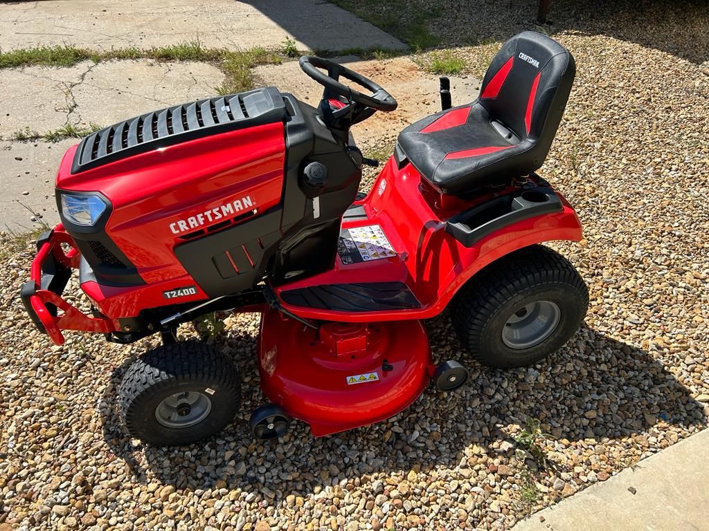 CRAFTSMAN T2400 Turn Tight 46in 23HP Vtwin Riding Lawn Mower for