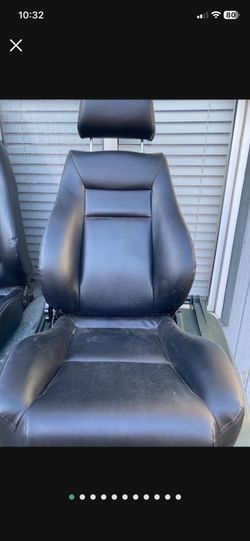 CORVETTE SEATS 2 OF THEM  ON PIC  NEW