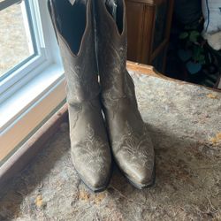 Women’s Boots