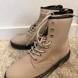 Dr. Marten Boots