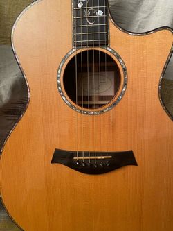 Beautiful rare Taylor acoustic / electric 914 C model guitar