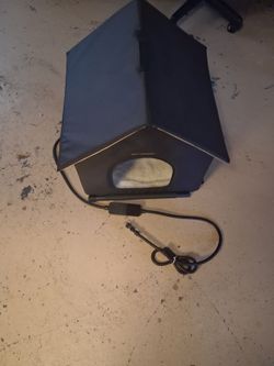 Heated outdoor cat house new