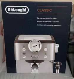 De'Longhi Classic Espresso and Cappuccino Maker