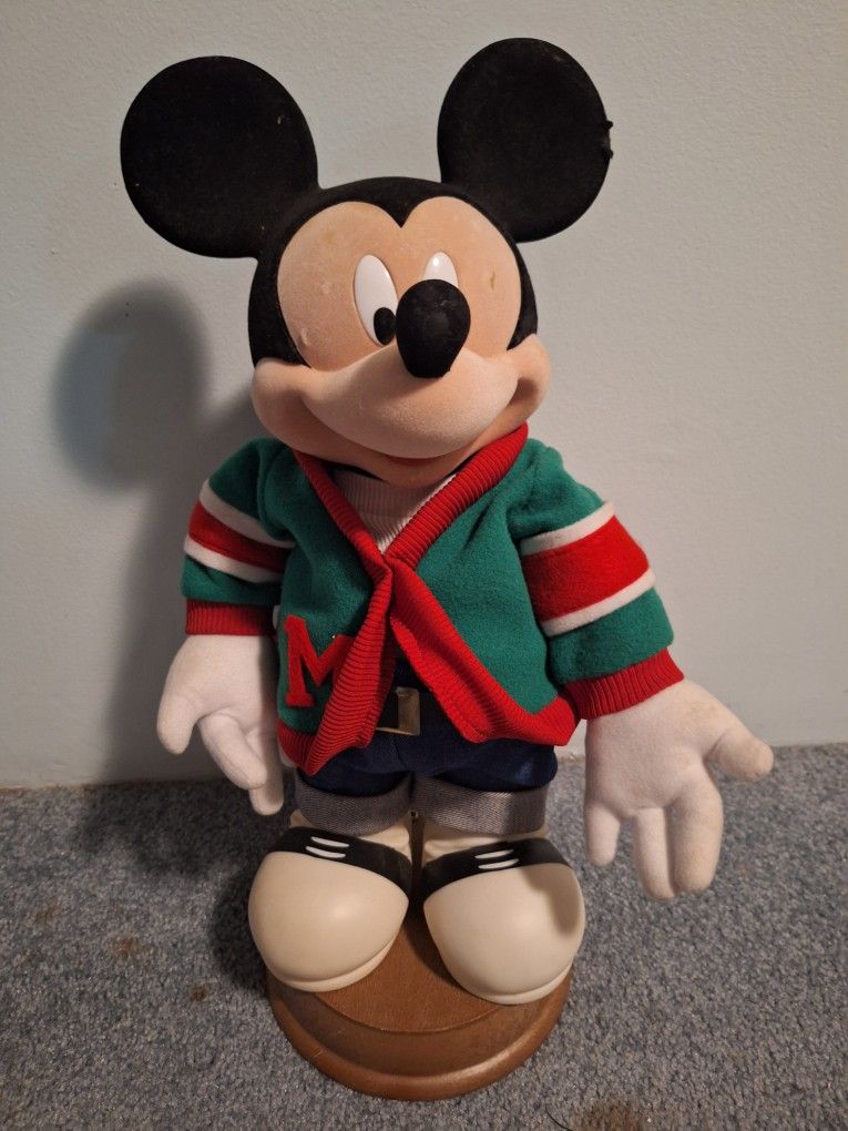 Mickey Mouse Musical Disney Christmas Figurine.