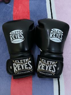 Cleto Reyes gloves