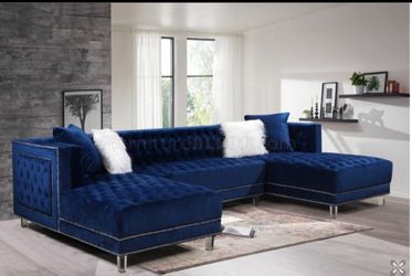 For Sale: Elegant Navy Blue Velvet U-Shape Sectional Sofa – Modern & Almost New $1800