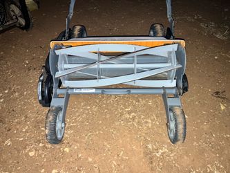 Fiskars’s Metal Bladed Push Mower