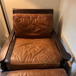 Seat With Ottoman