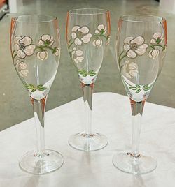 Elegant Glass Champagne Flutes 