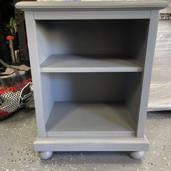 Pottery Barn Catalina Stand In Gray. Great Condition! 