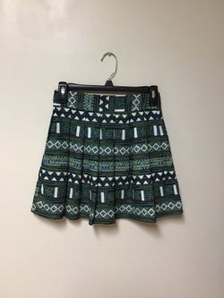 Women’s FREEWAY (Anthropologie) fully lined pleated skirt… Size-small