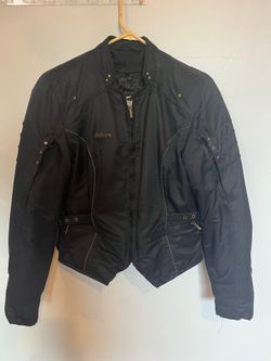 Female M patted biker jacket