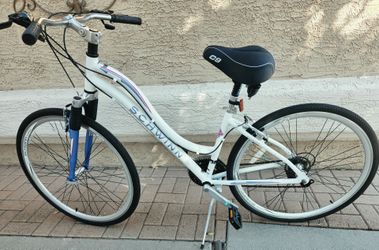 Schwinn 28" Trailway Hybrid Aluminum Bicycle. Like New Excellent Condition. Very Nice!
