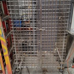 Locking Cage