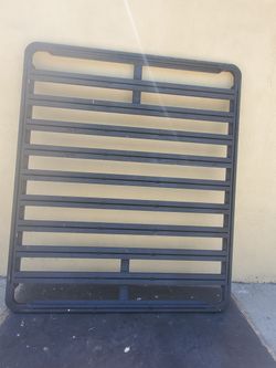 Yakima LockNLoad Platform Roof Rack