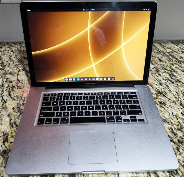 MacBook Pro 15" - New OS - i7, 16gb ram, 256 ssd