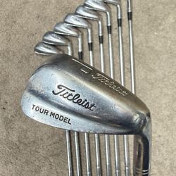 Rare vintage Titleist Tour Model golf irons Set