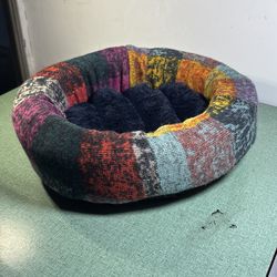 Small pet bed