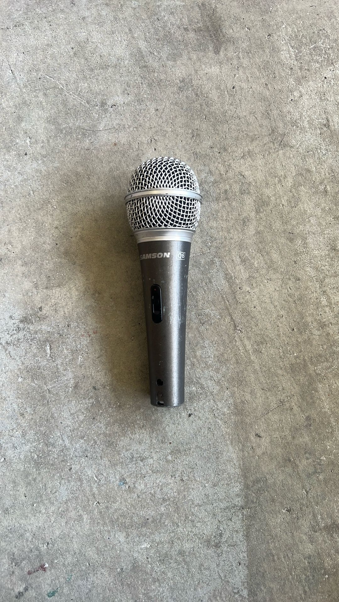 Samson Q6 Neodymium Dynamic Cardioid Handheld Microphone