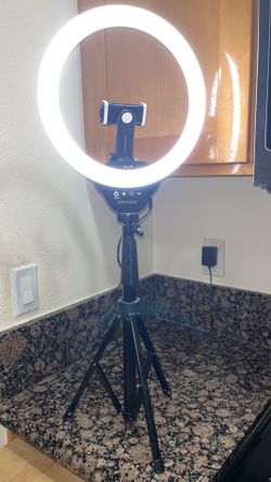 Ring light for content
